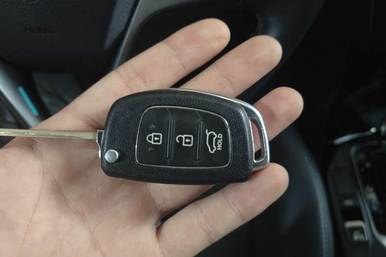 Used Hyundai Santa Fe 2013 2.4L Automatic 4x4 Comfort Edition Vehicle Key