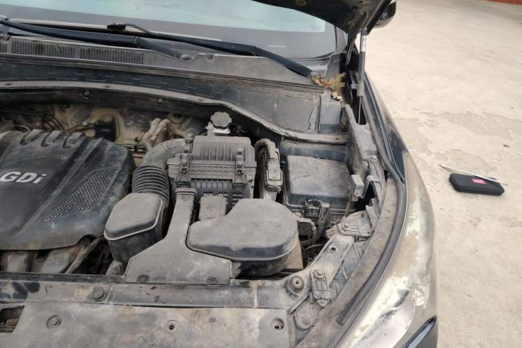 Used Hyundai Santa Fe 2013 2.4L Automatic Two-Wheel Drive Smart Version Engine Bay Left