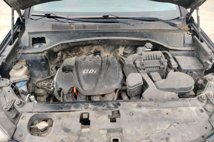 Used Hyundai Santa Fe 2013 2.4L Automatic Two-Wheel Drive Smart Version Engine Bay