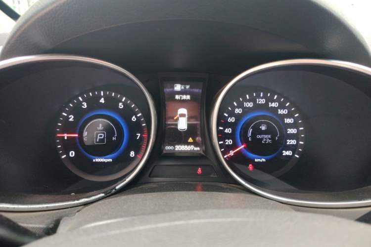 Used Hyundai Santa Fe 2013 2.4L Automatic Two-Wheel Drive Smart Version Instrument Cluster