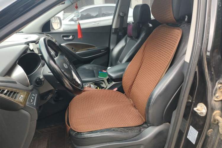 Used Hyundai Santa Fe 2013 2.4L Automatic Two-Wheel Drive Smart Version Left Front Seat