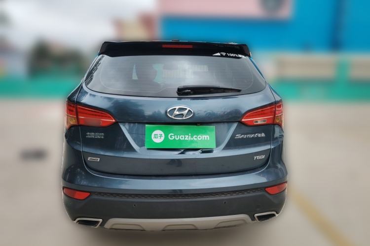 Used Hyundai Santa Fe 2013 2.4L Automatic Two-Wheel Drive Smart Version Rear
