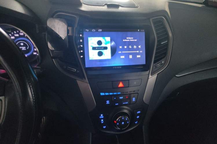 Used Hyundai Santa Fe 2013 2.4L Automatic 2WD Comfort Edition Audio And AC Panel
