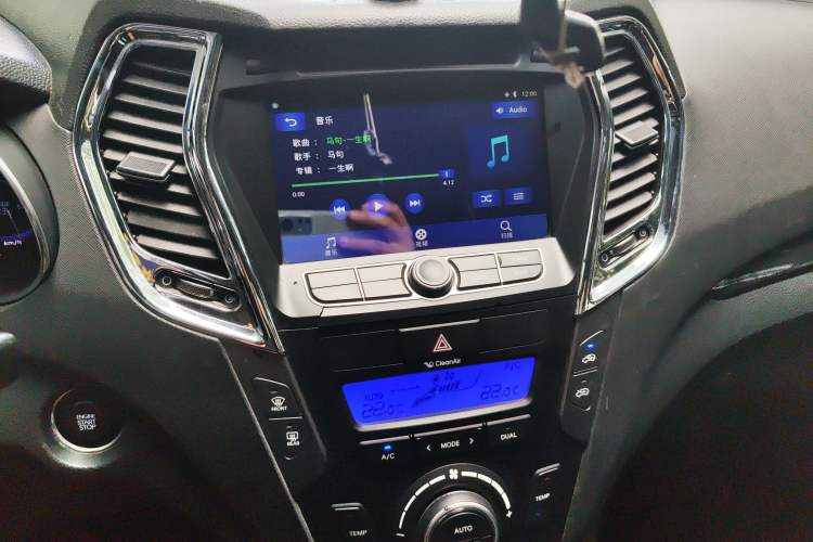 Used Hyundai Santa Fe 2013 2.4L Automatic Two-Wheel Drive Smart Version Audio And AC Panel