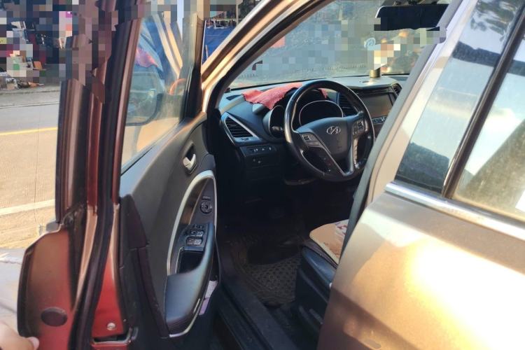 Used Hyundai Santa Fe 2013 2.4L Automatic Two-Wheel Drive Smart Version Driver Seat
