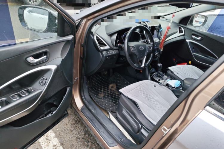 Used Hyundai Santa Fe 2013 2.4L Automatic 4x4 Comfort Edition Driver Seat
