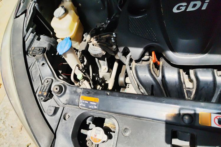 Used Hyundai Santa Fe 2013 2.4L Automatic Two-Wheel Drive Smart Version Engine Bay Right