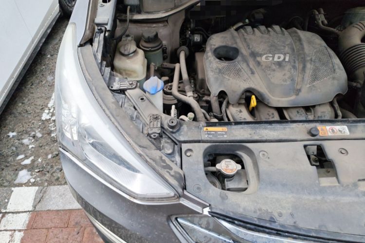 Used Hyundai Santa Fe 2013 2.4L Automatic 4x4 Comfort Edition Engine Bay Right