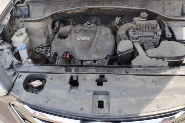 Used Hyundai Santa Fe 2013 Revised Version 2.4L Automatic All-Wheel Drive Luxury Trim Engine Bay