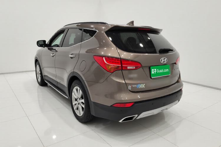 Used Hyundai Santa Fe 2013 2.0T Automatic All-Wheel Drive Top Trim Exterior 2