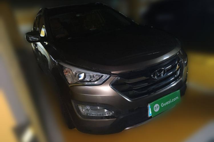 Used Hyundai Santa Fe 2013 2.4L Automatic Two-Wheel Drive Smart Version Exterior 2