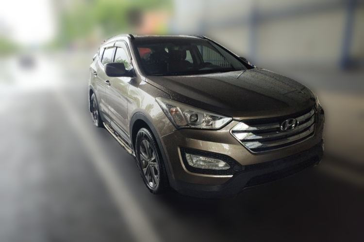 Used Hyundai Santa Fe 2013 2.4L Automatic 2WD Comfort Edition Front Right 45 Deg