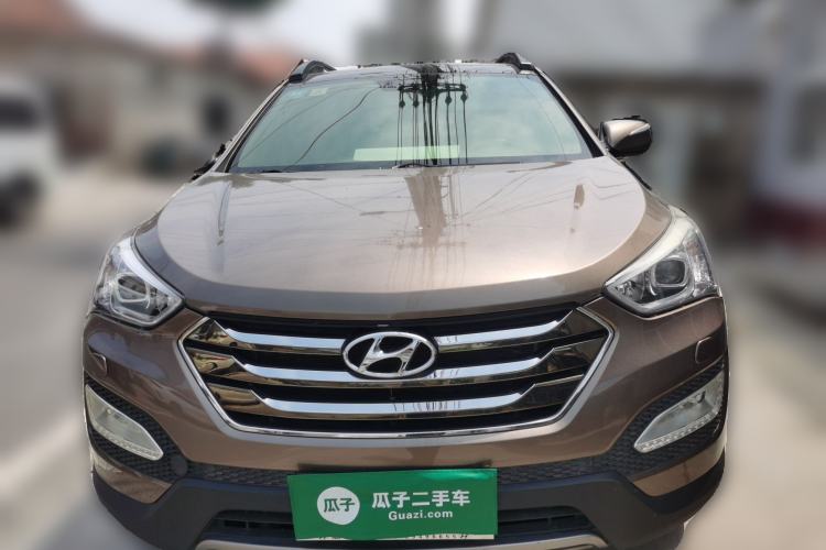 Used Hyundai Santa Fe 2013 Revised Version 2.4L Automatic All-Wheel Drive Luxury Trim Front