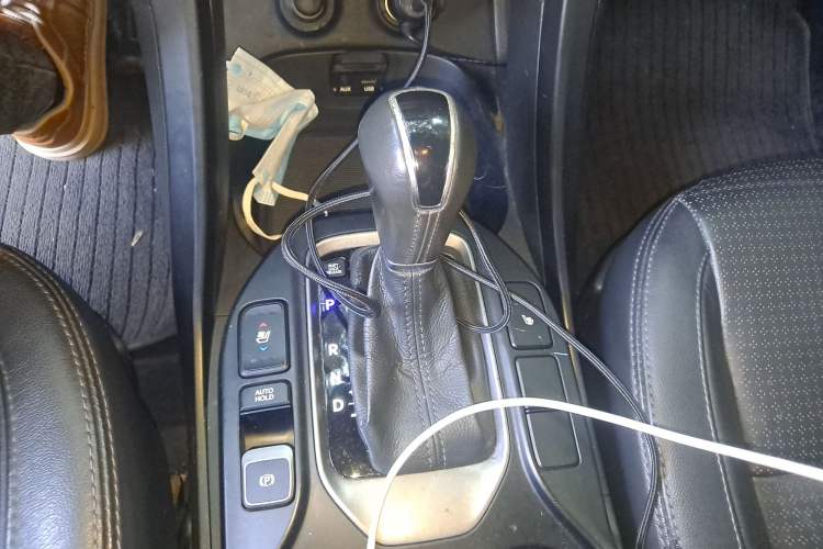 Used Hyundai Santa Fe 2013 Revised Version 2.0T Automatic All-Wheel Drive Prestige Edition Gear Lever