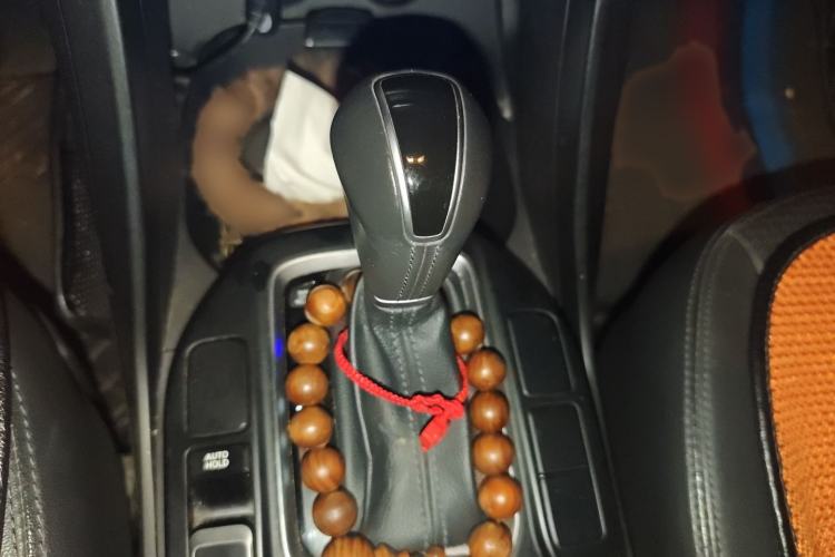 Used Hyundai Santa Fe 2013 2.4L Automatic Two-Wheel Drive Smart Version Gear Lever