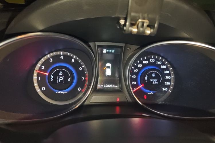 Used Hyundai Santa Fe 2013 2.4L Automatic Two-Wheel Drive Smart Version Instrument Cluster
