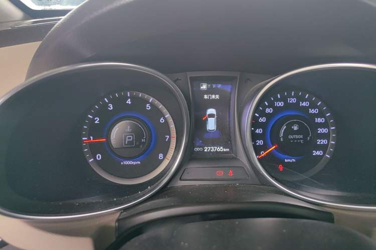 Used Hyundai Santa Fe 2013 2.4L Automatic Two-Wheel Drive Smart Version Instrument Cluster