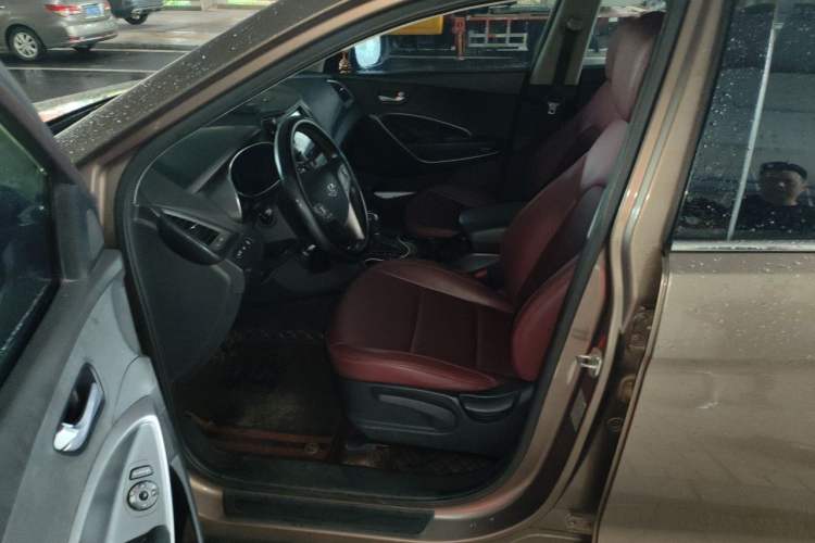 Used Hyundai Santa Fe 2013 2.4L Automatic 2WD Comfort Edition Left Front Seat