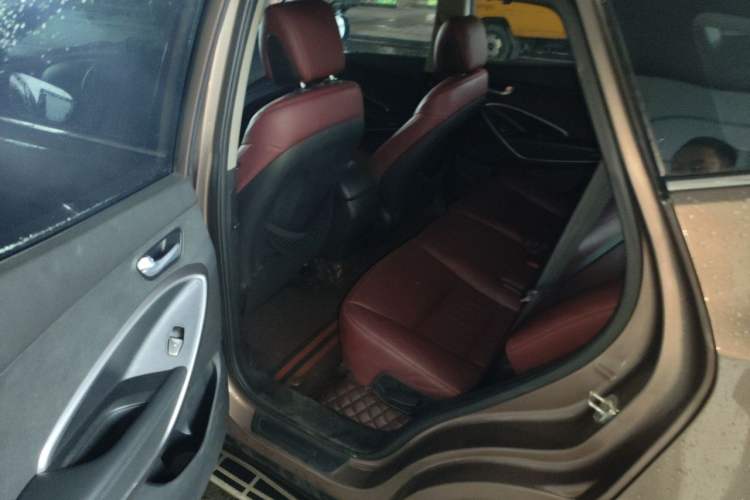 Used Hyundai Santa Fe 2013 2.4L Automatic 2WD Comfort Edition Left Rear Seat