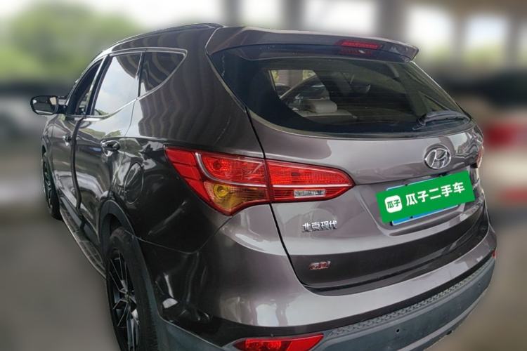 Used Hyundai Santa Fe 2013 2.4L Automatic Two-Wheel Drive Smart Version Rear Left 45 Deg