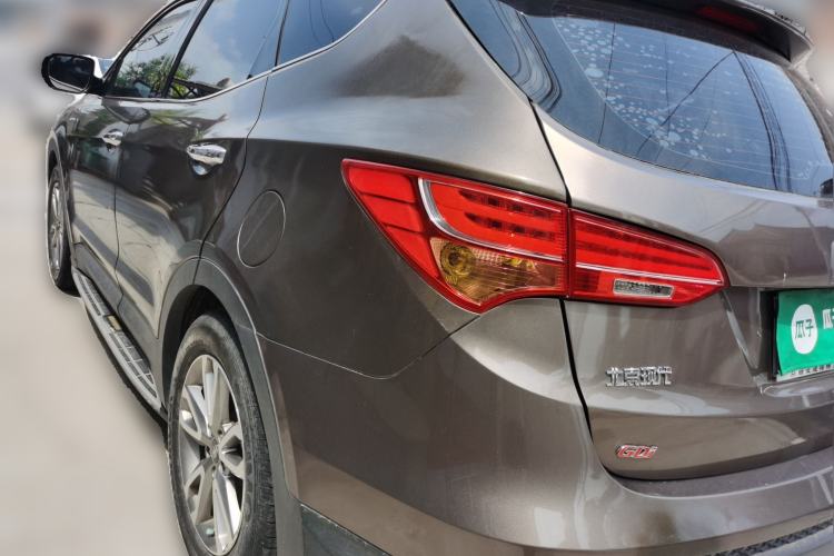 Used Hyundai Santa Fe 2013 Revised Version 2.4L Automatic All-Wheel Drive Luxury Trim Rear Left 45 Deg