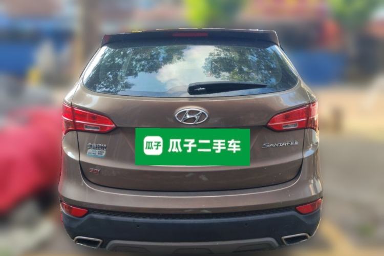 Used Hyundai Santa Fe 2013 2.4L Automatic Two-Wheel Drive Smart Version Rear