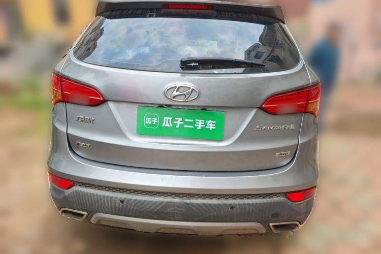 Used Hyundai Santa Fe 2013 2.0T Automatic All-Wheel Drive Top Trim Rear