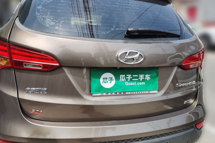 Used Hyundai Santa Fe 2013 Revised Version 2.4L Automatic All-Wheel Drive Luxury Trim Rear