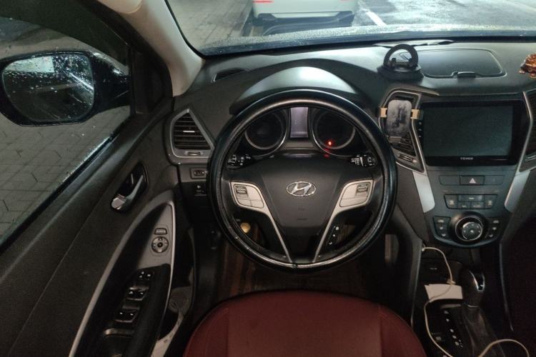 Used Hyundai Santa Fe 2013 2.4L Automatic 2WD Comfort Edition Steering Wheel