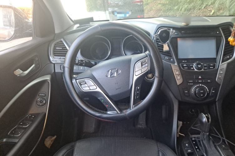Used Hyundai Santa Fe 2013 Revised Version 2.0T Automatic All-Wheel Drive Prestige Edition Steering Wheel