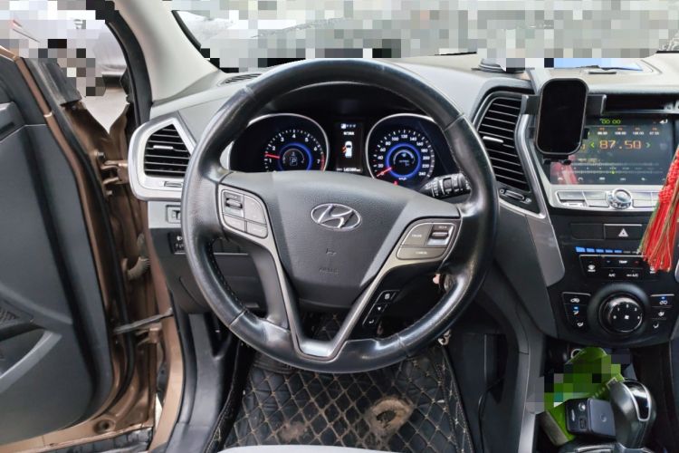 Used Hyundai Santa Fe 2013 2.4L Automatic 4x4 Comfort Edition Steering Wheel