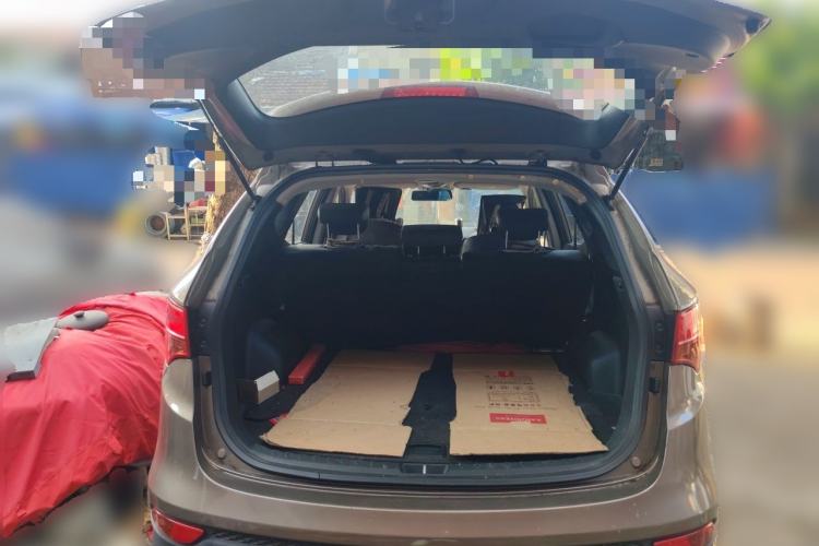 Used Hyundai Santa Fe 2013 2.4L Automatic Two-Wheel Drive Smart Version Trunk