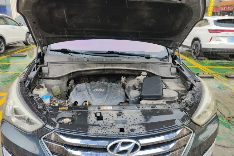 Used Hyundai Santa Fe 2013 2.4L Automatic Two-Wheel Drive Smart Version Engine Bay