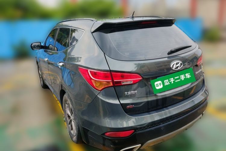 Used Hyundai Santa Fe 2013 2.4L Automatic Two-Wheel Drive Smart Version Rear Left 45 Deg