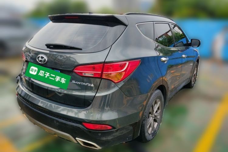 Used Hyundai Santa Fe 2013 2.4L Automatic Two-Wheel Drive Smart Version Rear Right 45 Deg