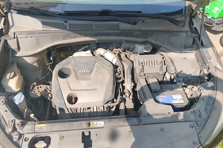 Used Hyundai Santa Fe 2013 2.0T Automatic Two-Wheel Drive Prestige Version Engine Bay