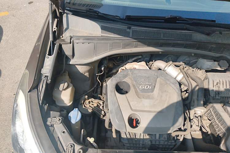 Used Hyundai Santa Fe 2013 2.0T Automatic Two-Wheel Drive Prestige Version Engine Bay Right