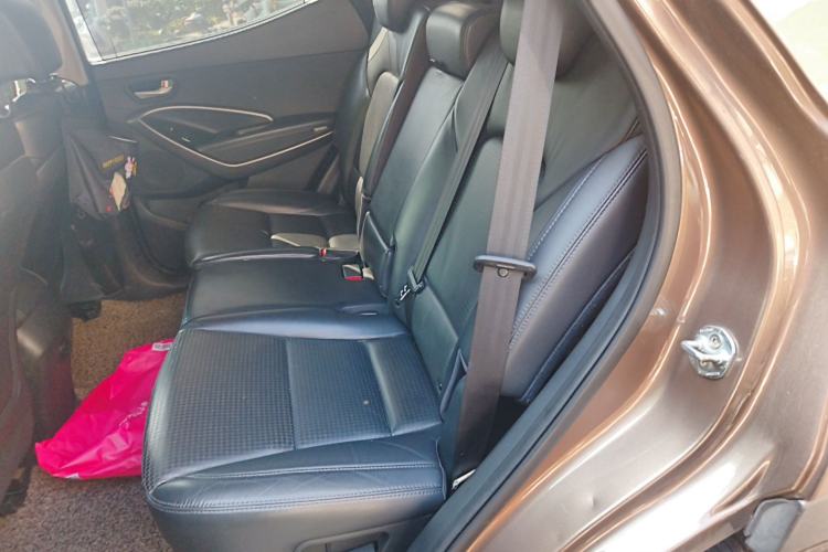 Used Hyundai Santa Fe 2013 2.0T Automatic Two-Wheel Drive Prestige Version Left Rear Seat