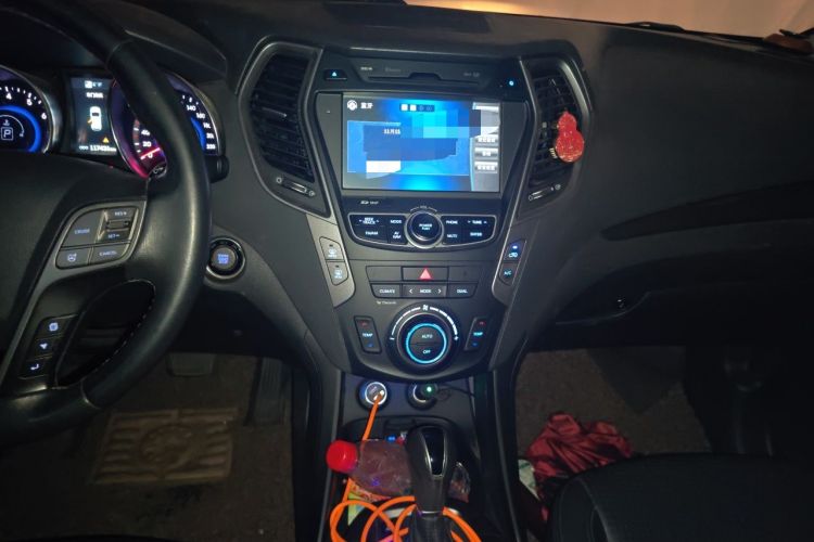 Used Hyundai Santa Fe 2013 Revised Version 2.4L Automatic All-Wheel Drive Smart Type Audio And AC Panel