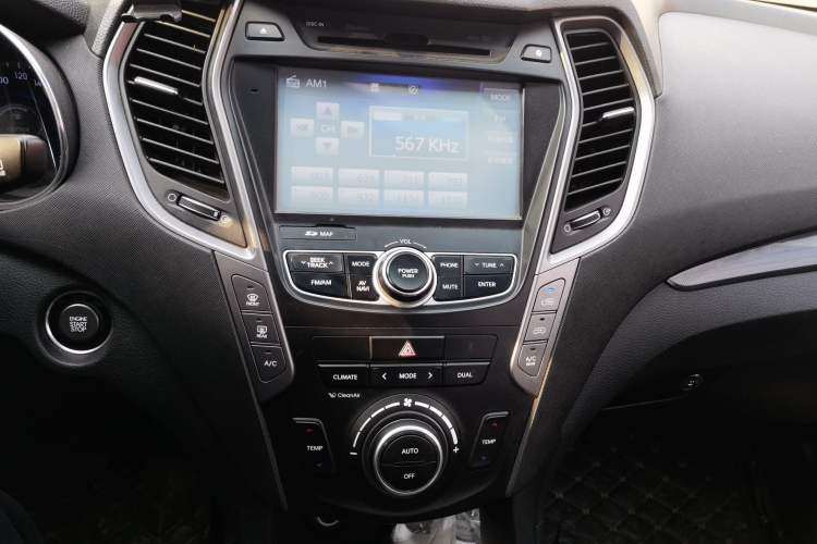 Used Hyundai Santa Fe 2013 Revised Version 2.4L Automatic All-Wheel Drive Luxury Trim Audio And AC Panel