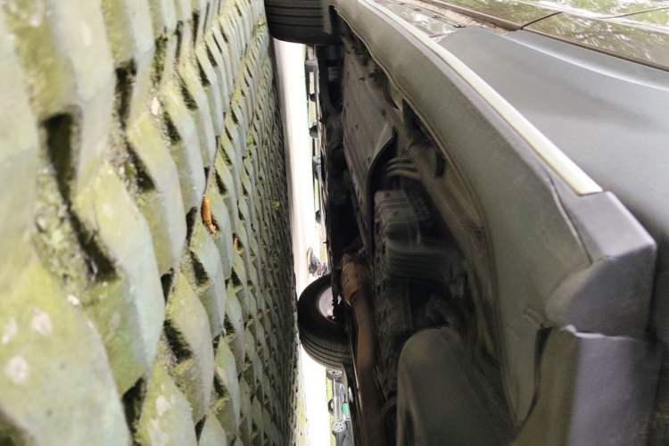 Used Hyundai Santa Fe 2013 2.4L Automatic 4x4 Prestige Edition Chassis Rear Left