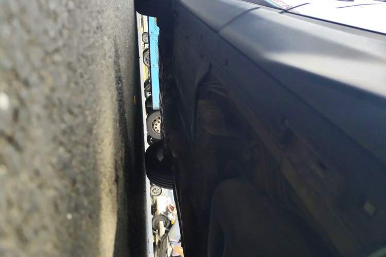 Used Hyundai Santa Fe 2013 2.4L Automatic Two-Wheel Drive Smart Version Chassis Rear Left