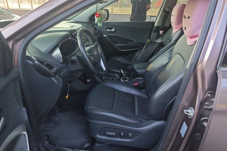 Used Hyundai Santa Fe 2013 2.4L Automatic Two-Wheel Drive Smart Version Driver Seat