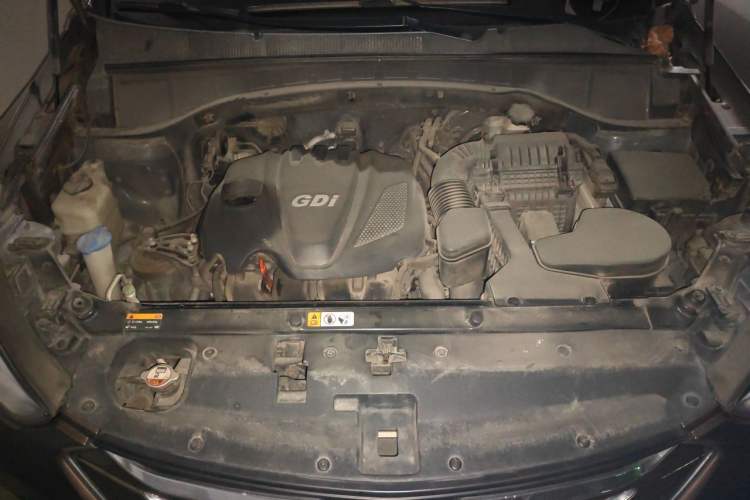 Used Hyundai Santa Fe 2013 Revised Version 2.4L Automatic All-Wheel Drive Smart Type Engine Bay