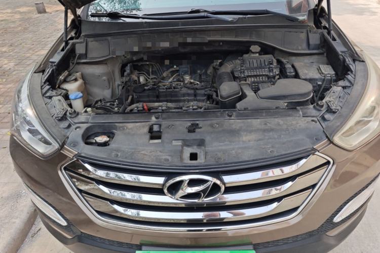 Used Hyundai Santa Fe 2013 2.4L Automatic Two-Wheel Drive Smart Version Engine Bay