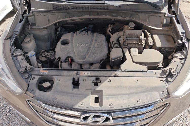 Used Hyundai Santa Fe 2013 Revised Version 2.4L Automatic All-Wheel Drive Luxury Trim Engine Bay