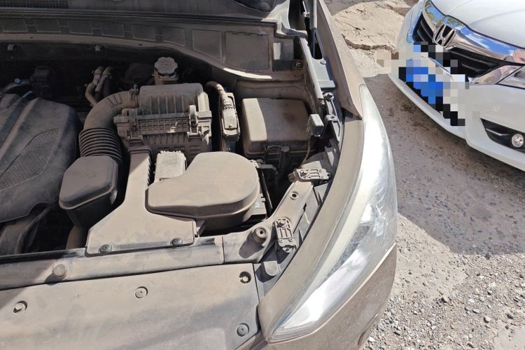 Used Hyundai Santa Fe 2013 Revised Version 2.4L Automatic All-Wheel Drive Luxury Trim Engine Bay Left