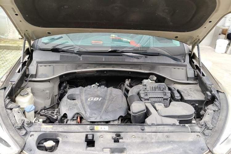 Used Hyundai Santa Fe 2013 2.4L Automatic 4x4 Prestige Edition Engine Bay