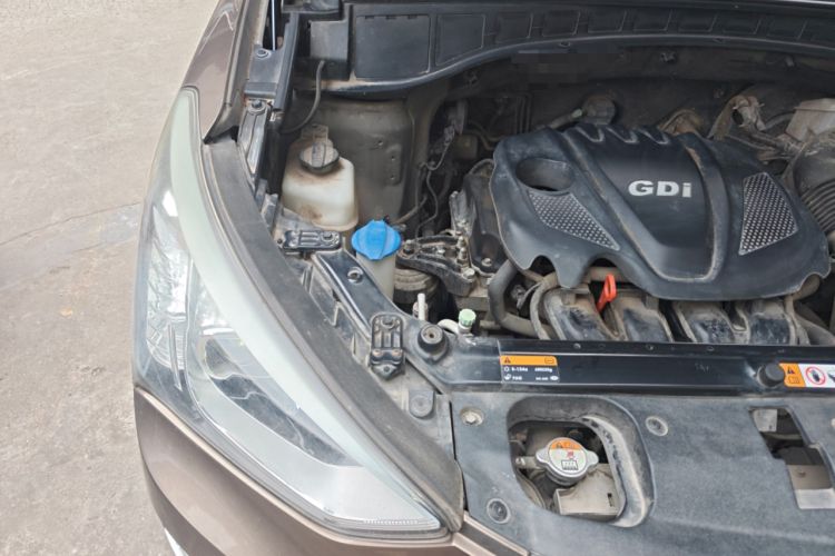 Used Hyundai Santa Fe 2013 2.4L Automatic Two-Wheel Drive Smart Version Engine Bay Right