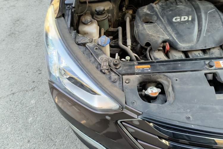 Used Hyundai Santa Fe 2013 2.4L Automatic 2WD Comfort Edition Engine Bay Right